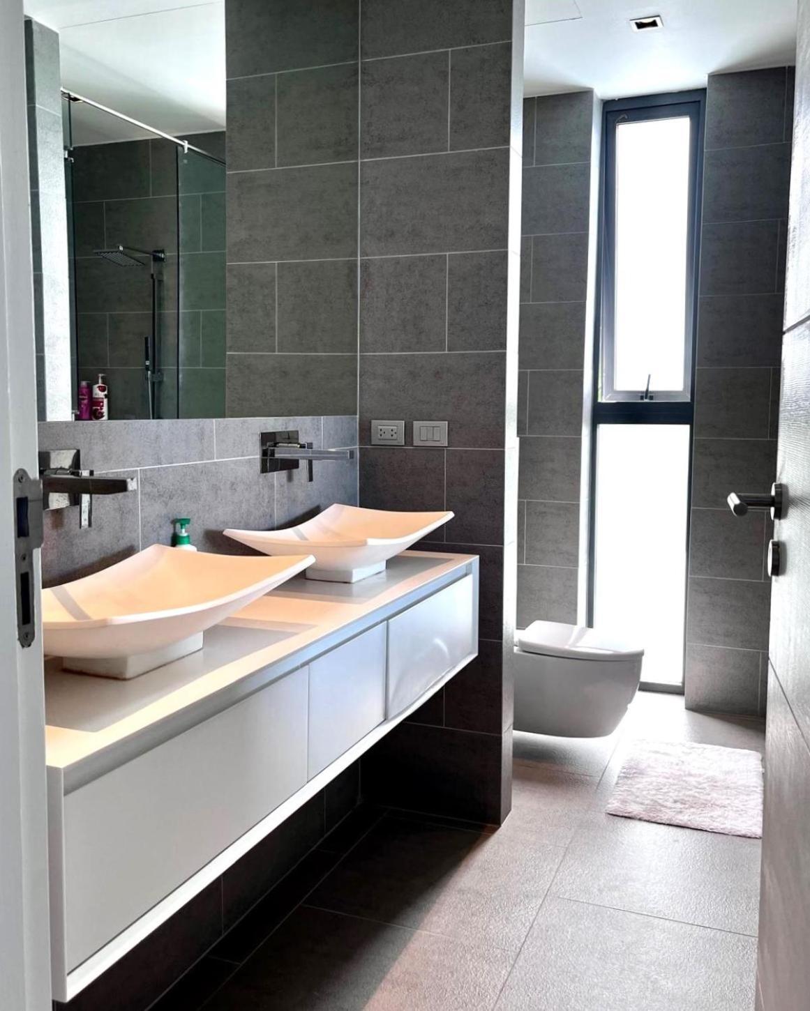 07 - Luxurious Haven With Mesmerizing Views Surin Beach  Buitenkant foto
